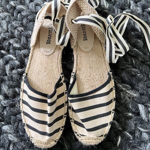 Soludos. Tie up flats. Size 8